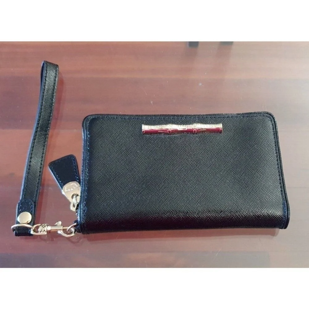 Elaine Turner zip around leather wallet with multiple CC slots